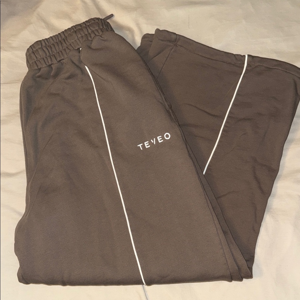TEVEO Women’s Sweatpants - L